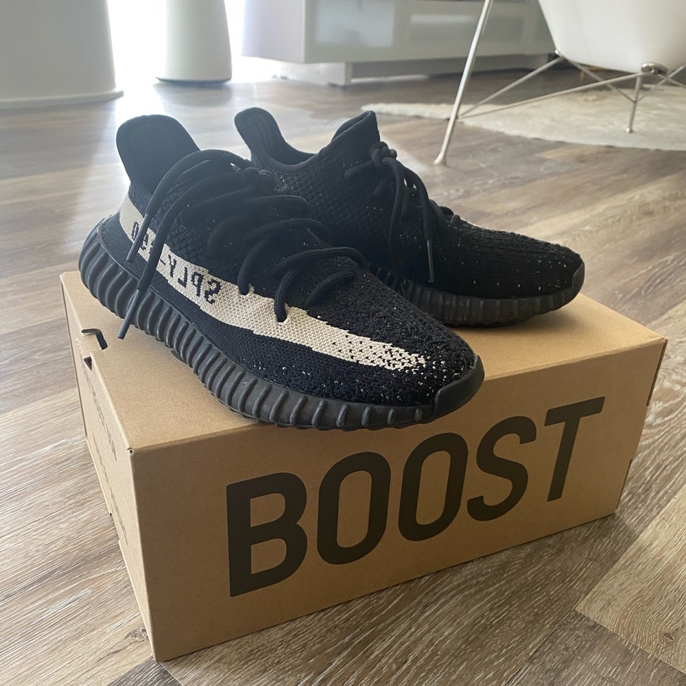 Yeezy 350 v2 Oreos